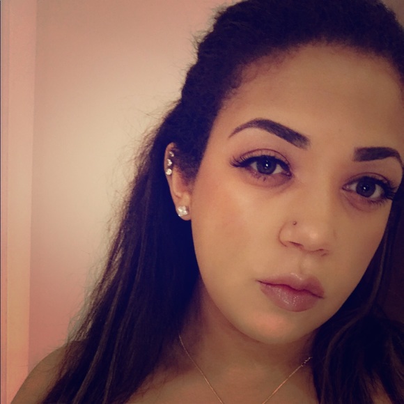 Back Open!!!!! Meet your Posher, Marissa - Picture 1 of 1